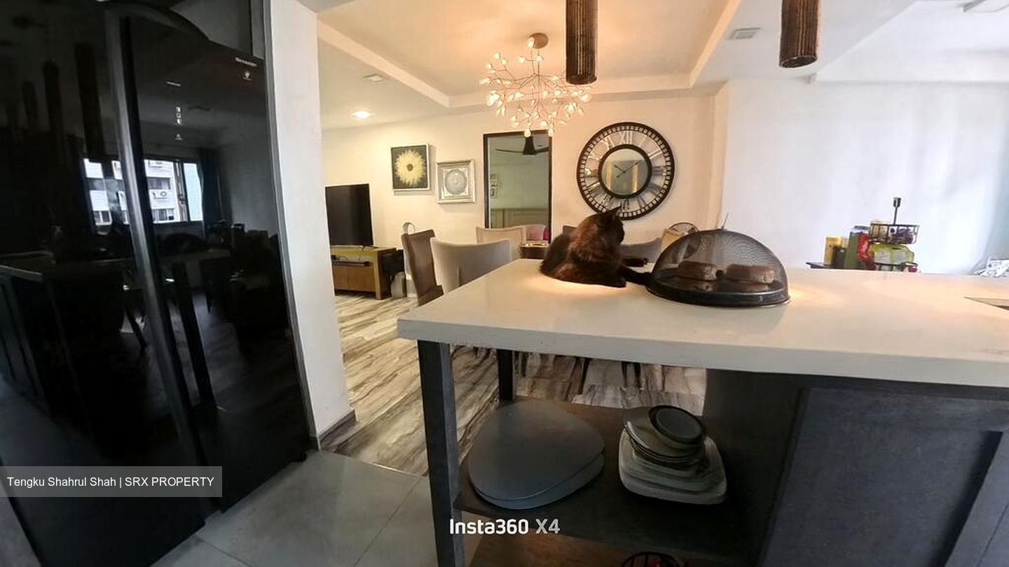 Tampines Street 42 (Tampines), Multi Generation #524339681